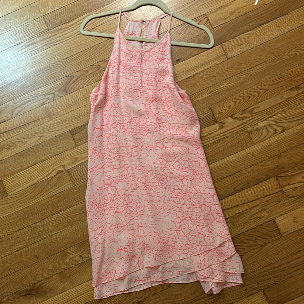 Parker Pink Priscilla Etude Quake Shift Dress 100% Silk
Keyhole Halter S